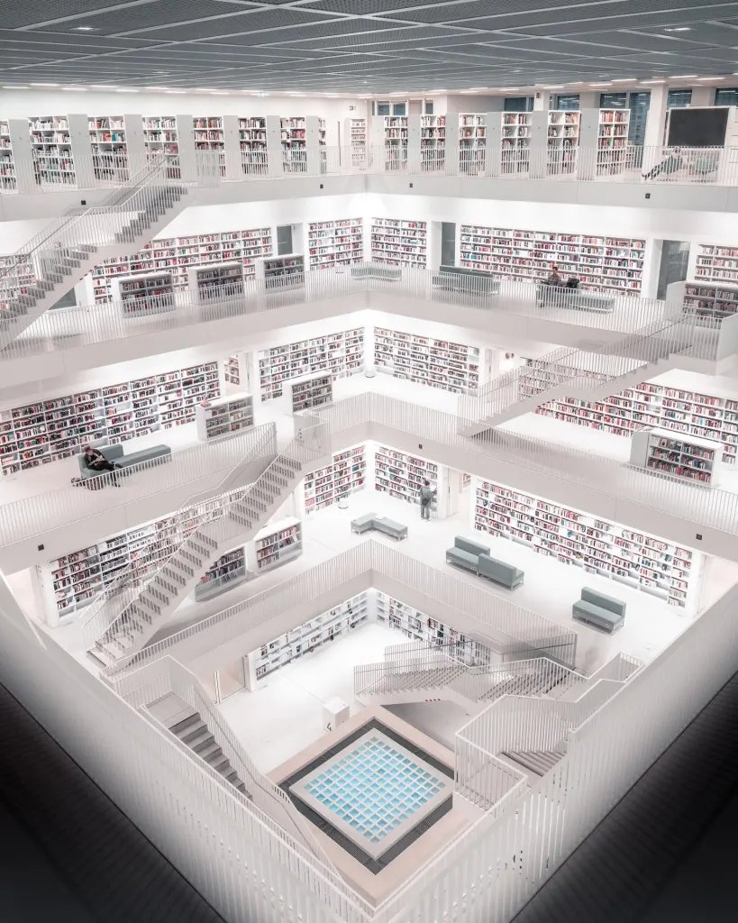 슈투트가르트 시립 도서관(슈타트빕리오테크 암 마일랜더 플라츠)